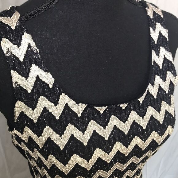 Studio Y, Chevron Metallic Black, and White Tank, Medium. - Picture 2 of 7